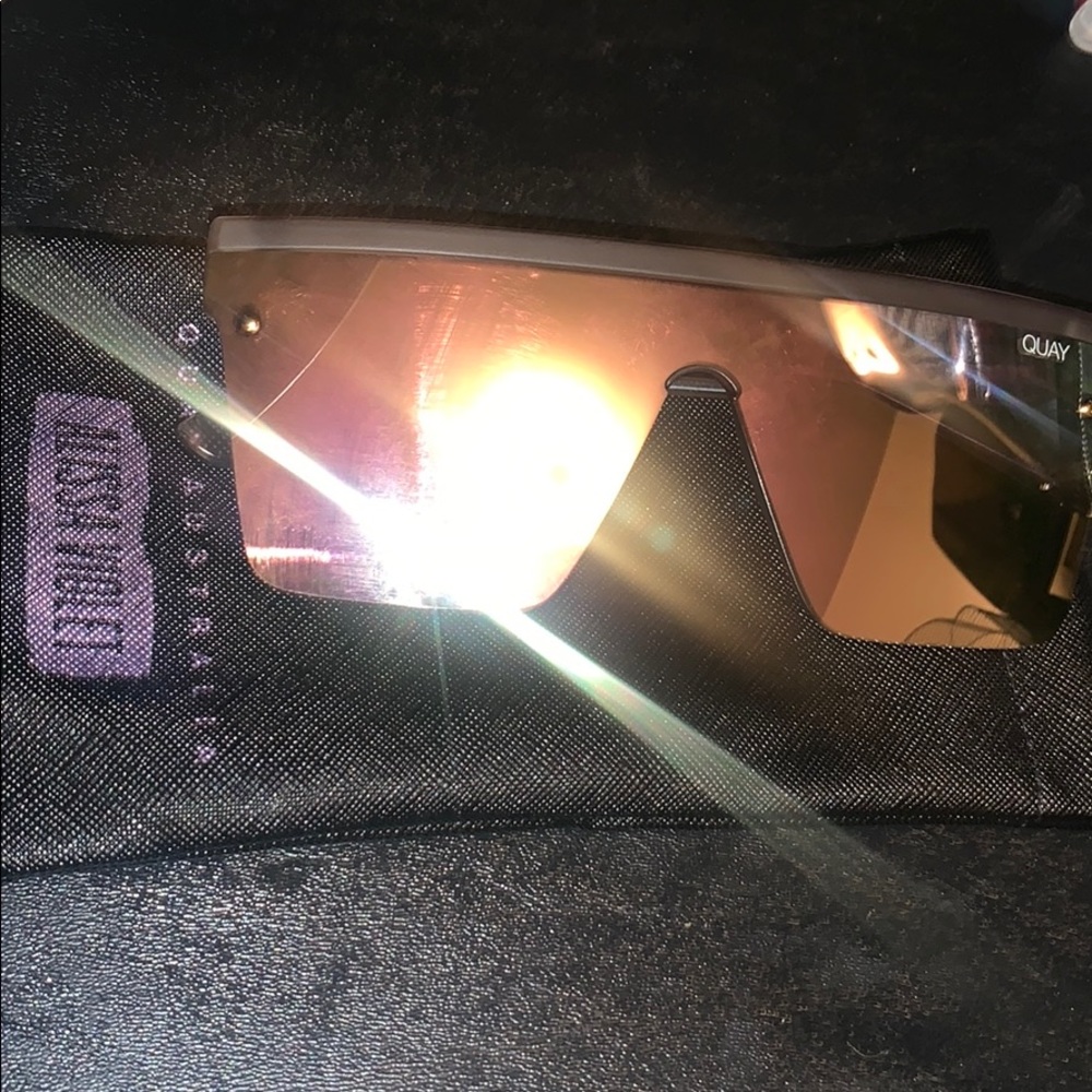 Quay Austrailia Hindsight Gold worn 2 times